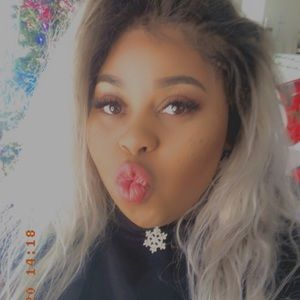 Meet your Posher, Deondra